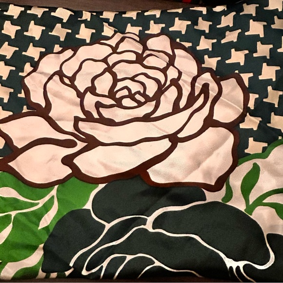Pierre Balmain Camellia Silk Scarf - Picture 2 of 4